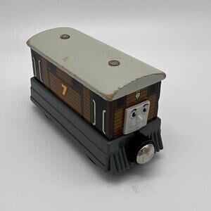 Thomas & Friends Wooden Railway Toby Magnet Train Tank Engine Gullane 2003 Toy